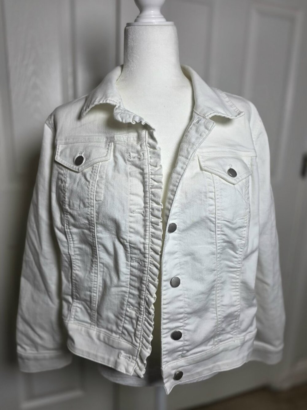 Chico's White Denim Jacket Ruffled Trim Size 1